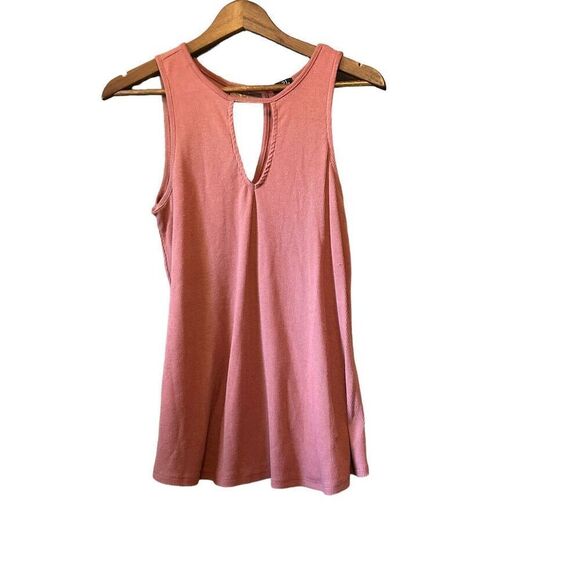 Forever 21 v cut tank top size‎ medium - Picture 1 of 3